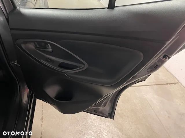 Toyota Yaris Cross Hybrid 1.5 Comfort - 23