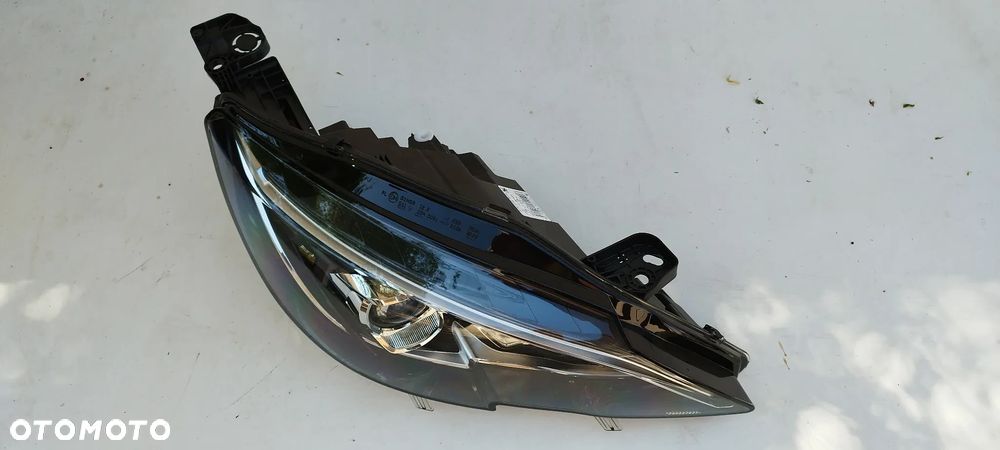 Peugeot 308 II T9 Lift 2017- Zwykła H7 Led  Lewa Prawa Nowa Oryginał 9816990580 9816990680 - 2