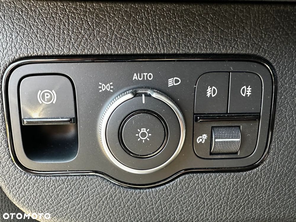 Mercedes-Benz Sprinter - 16