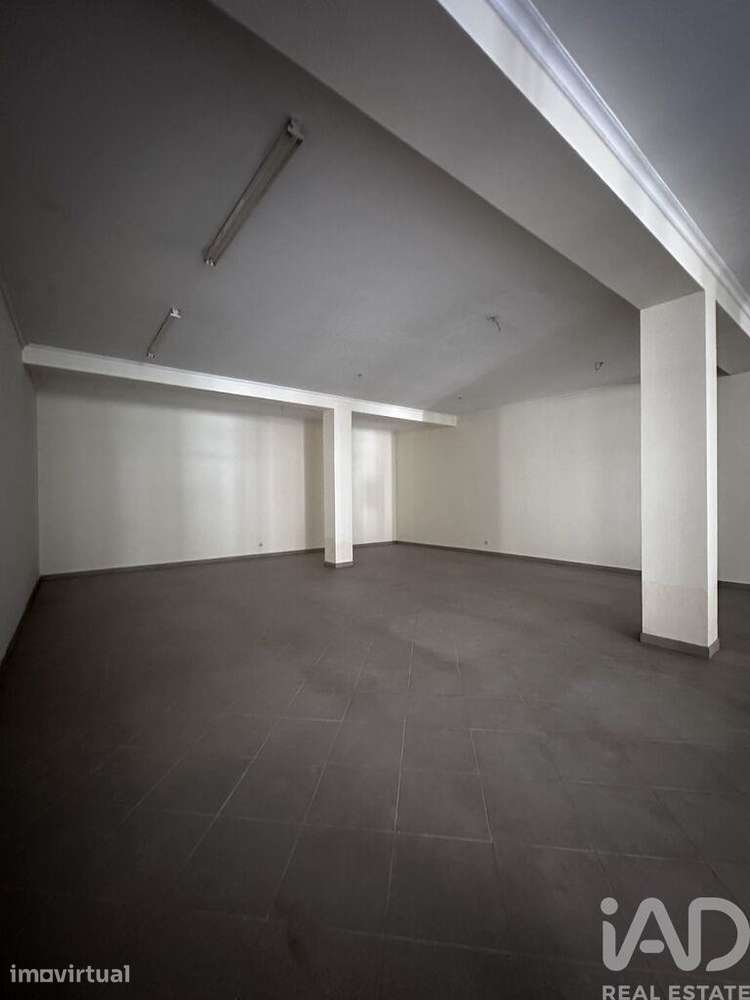 Loja / Estabelecimento Comercial em Lamego (Almacave e Sé) de 93,00 m2 - Grande imagem: 2/3