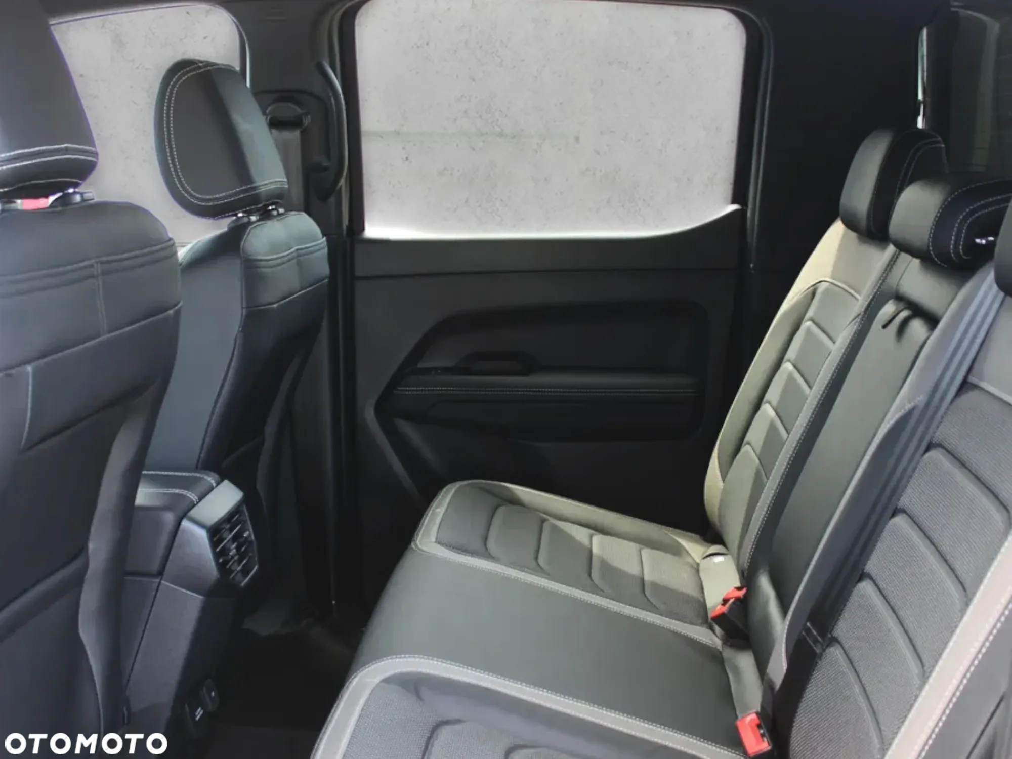 Volkswagen Amarok 3.0 V6 TDI 4Mot Aventura - 8