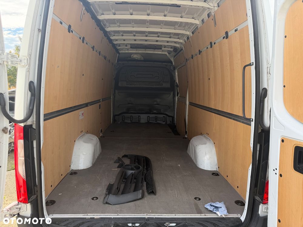 Mercedes-Benz Sprinter - 7