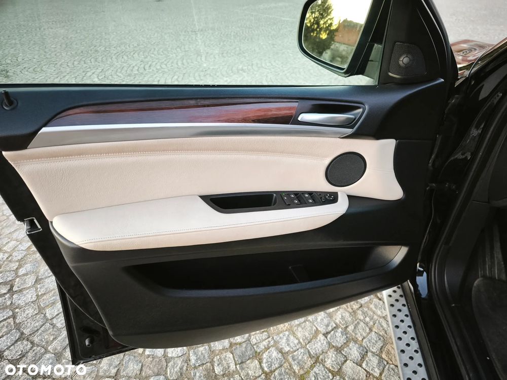 BMW X6 xDrive50i Edition Exclusive - 11