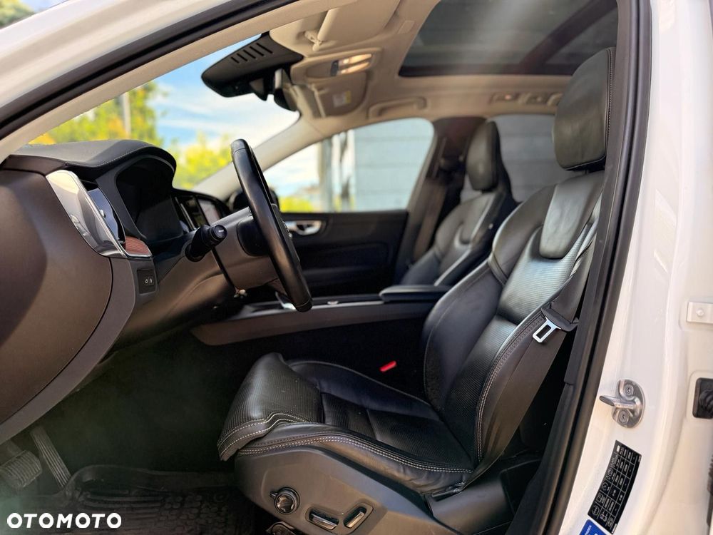 Volvo XC 60 - 24