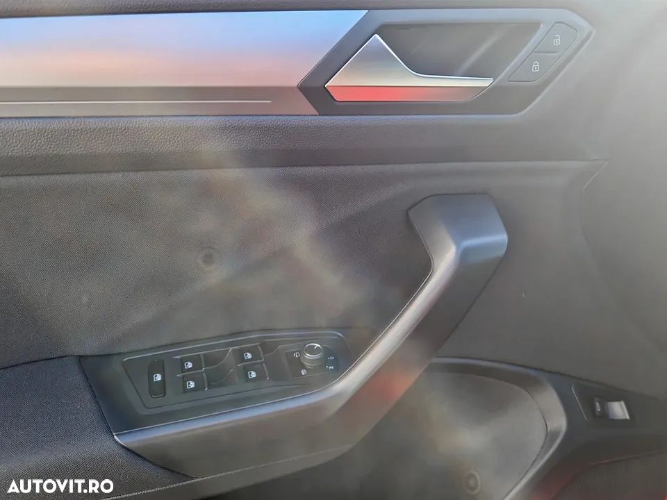 Volkswagen T-ROC - 18
