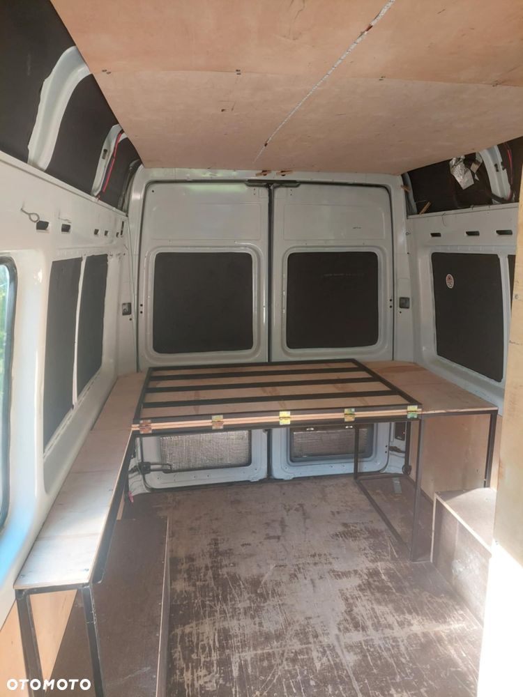 Mercedes-Benz Sprinter - 9