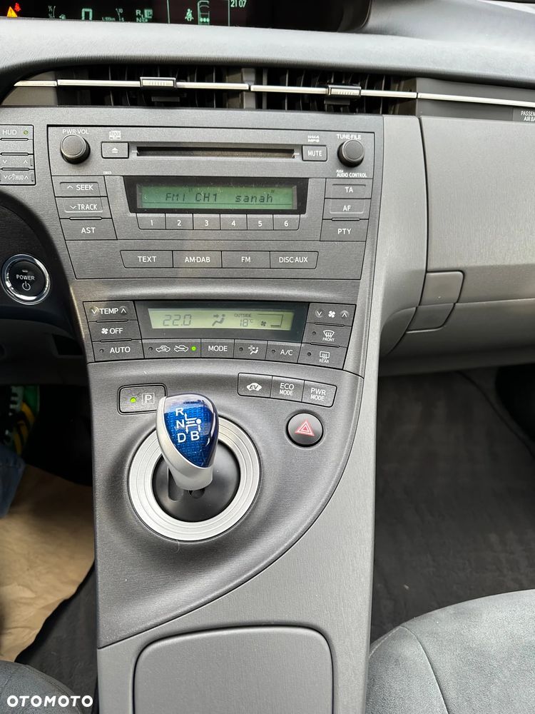 Toyota Prius (Hybrid) Executive - 7