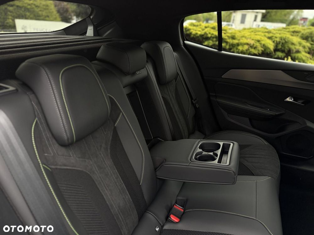 Peugeot 408 - 22