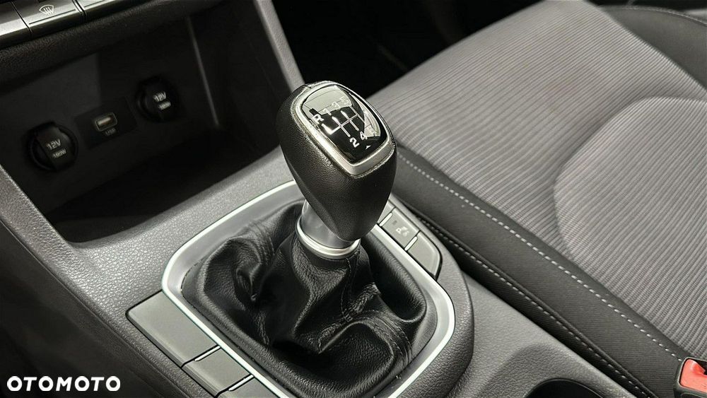 Hyundai i30 1.5 DPI Classic + - 18