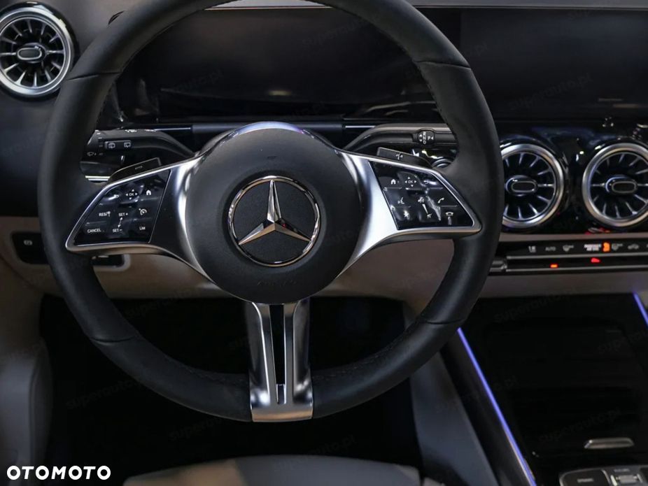 Mercedes-Benz GLA 200 Progressive - 9