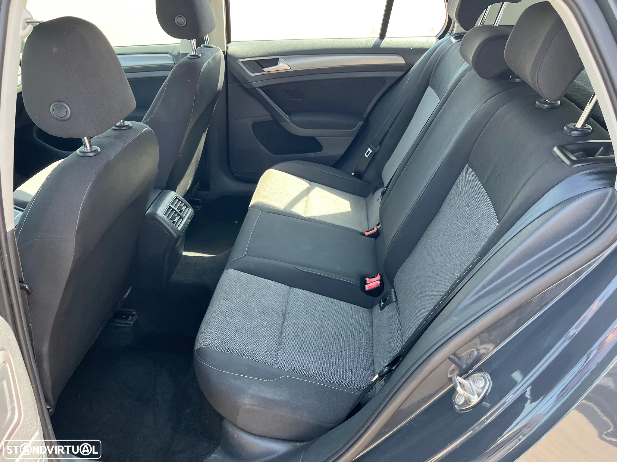 VW Golf 1.6 TDi BlueMotion Confortline - 10