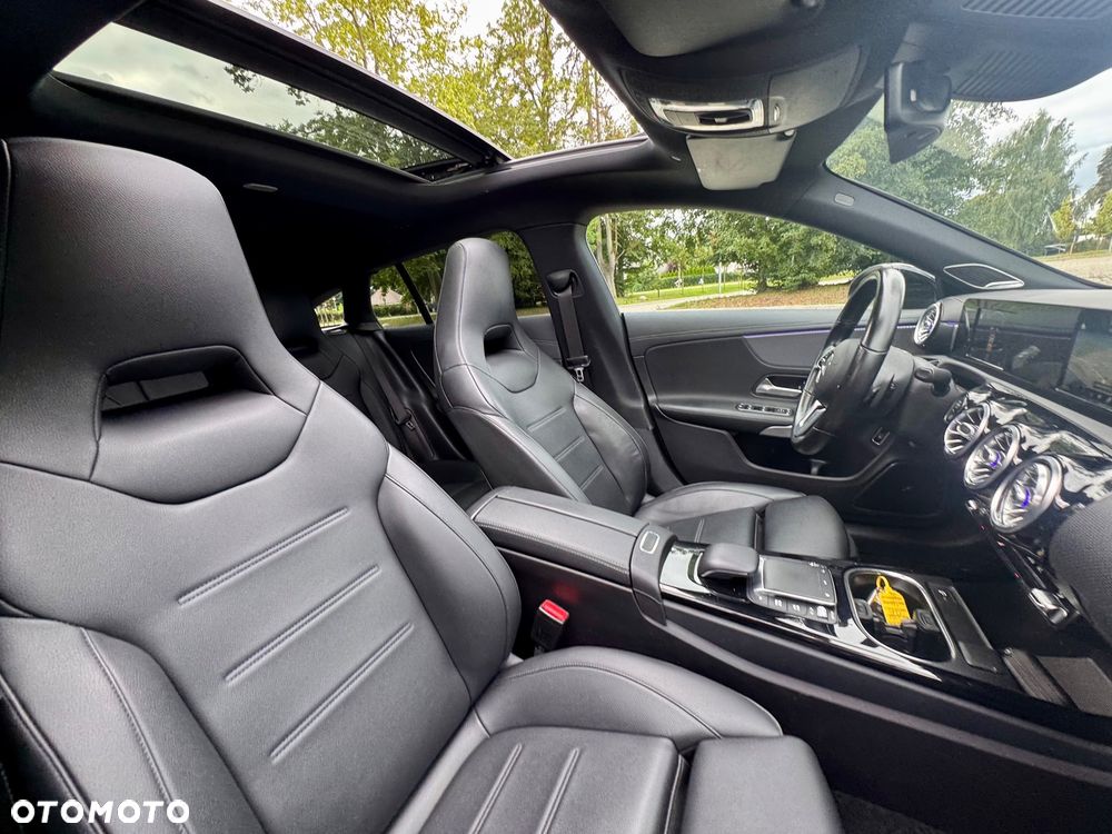 Mercedes-Benz CLA 220 d AMG Line 8G-DCT - 35