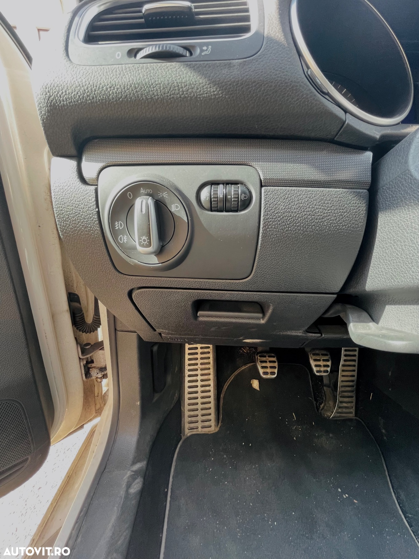 Volkswagen Golf - 32