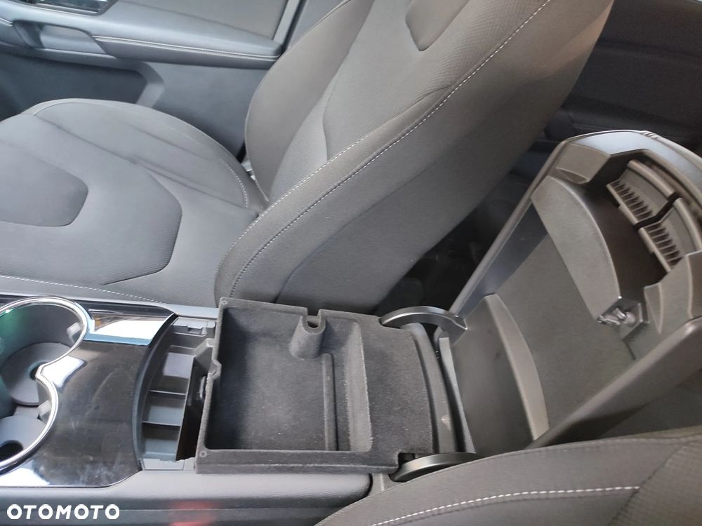 Ford S-Max - 18