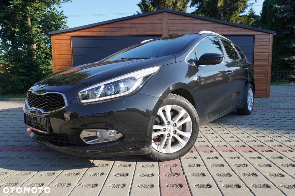Kia Ceed 1.6 GDI ISG Dream-Team Edition - 12