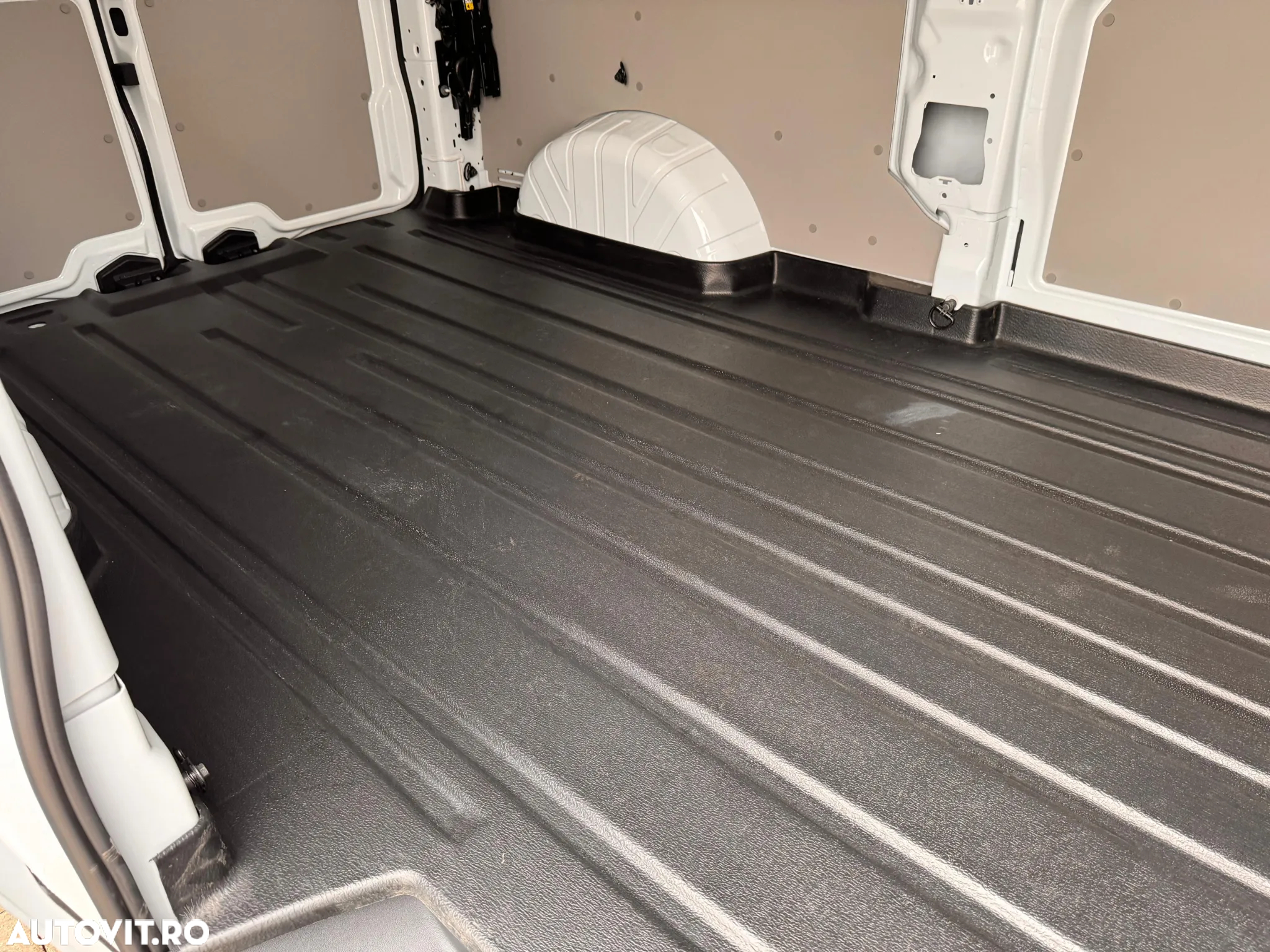 Volkswagen Transporter - 26