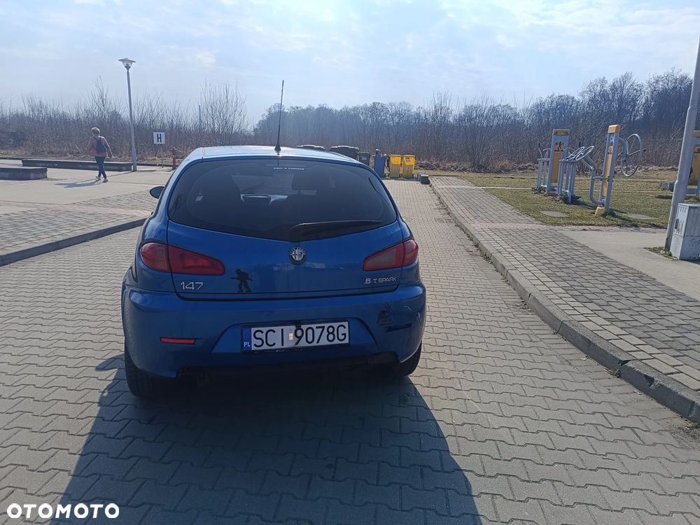 Alfa Romeo 147 1.6 Twin Spark Distinctive - 5