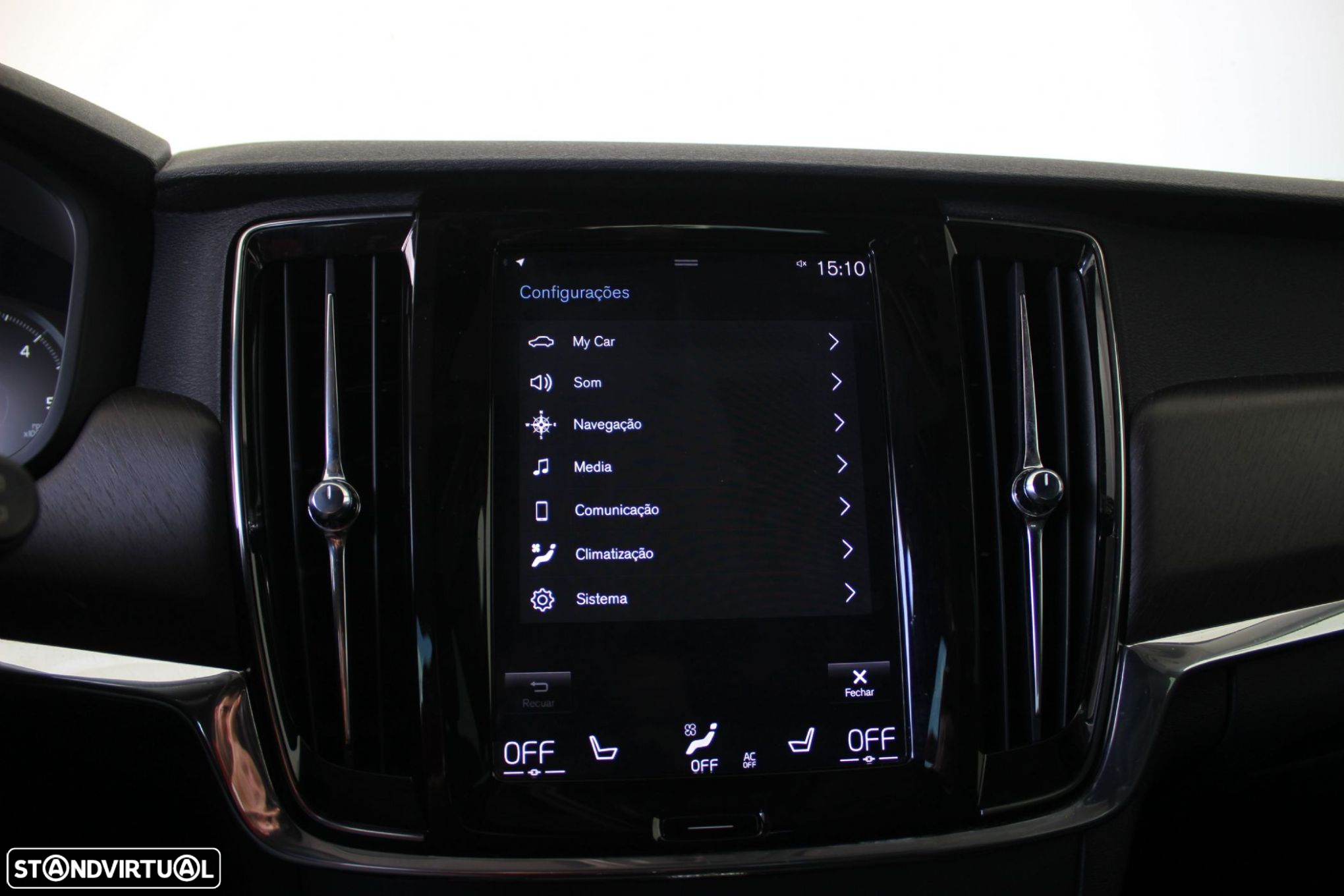 Volvo V90 Cross Country 2.0 D4 AWD Geartronic - 25