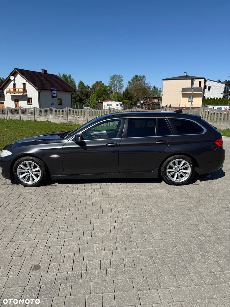 BMW Seria 5 520d xDrive - 5