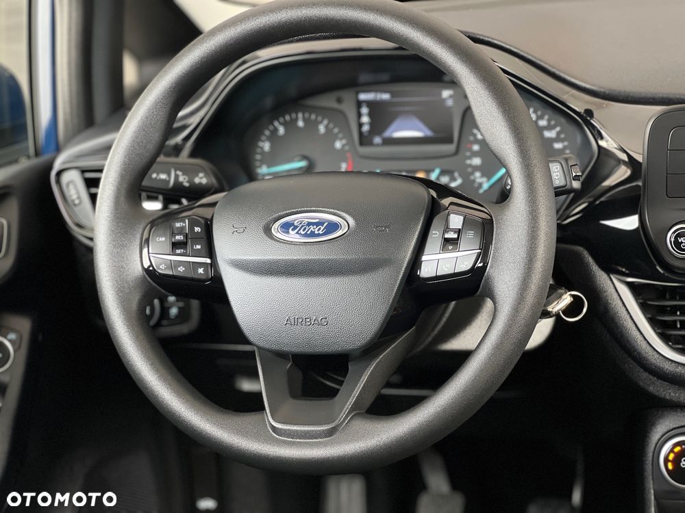 Ford Fiesta 1.1 Trend - 35