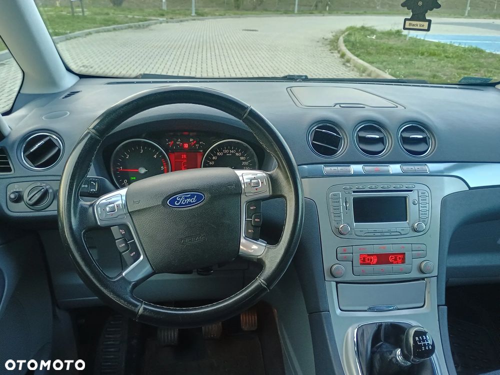 Ford Galaxy - 4