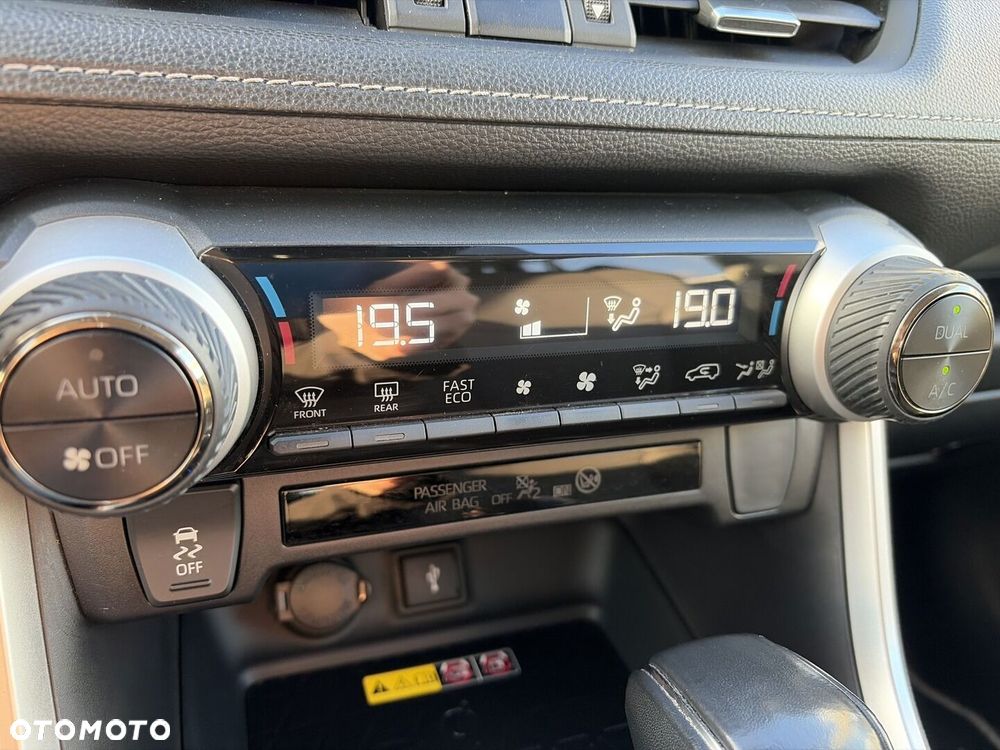 Toyota RAV4 - 23