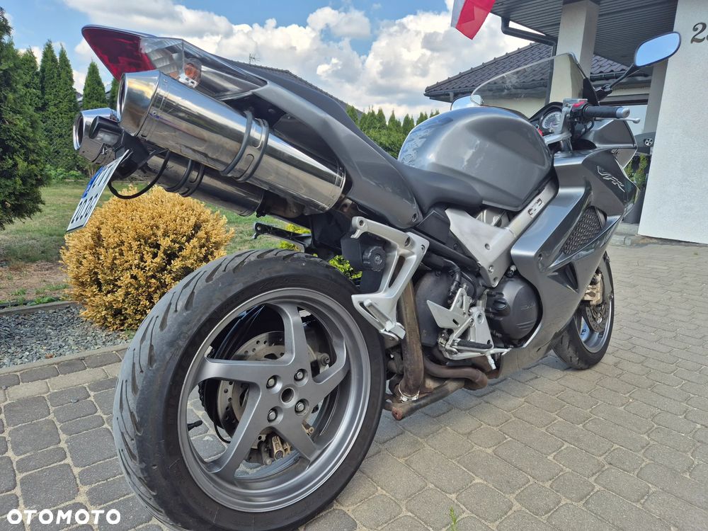 Honda VFR - 7