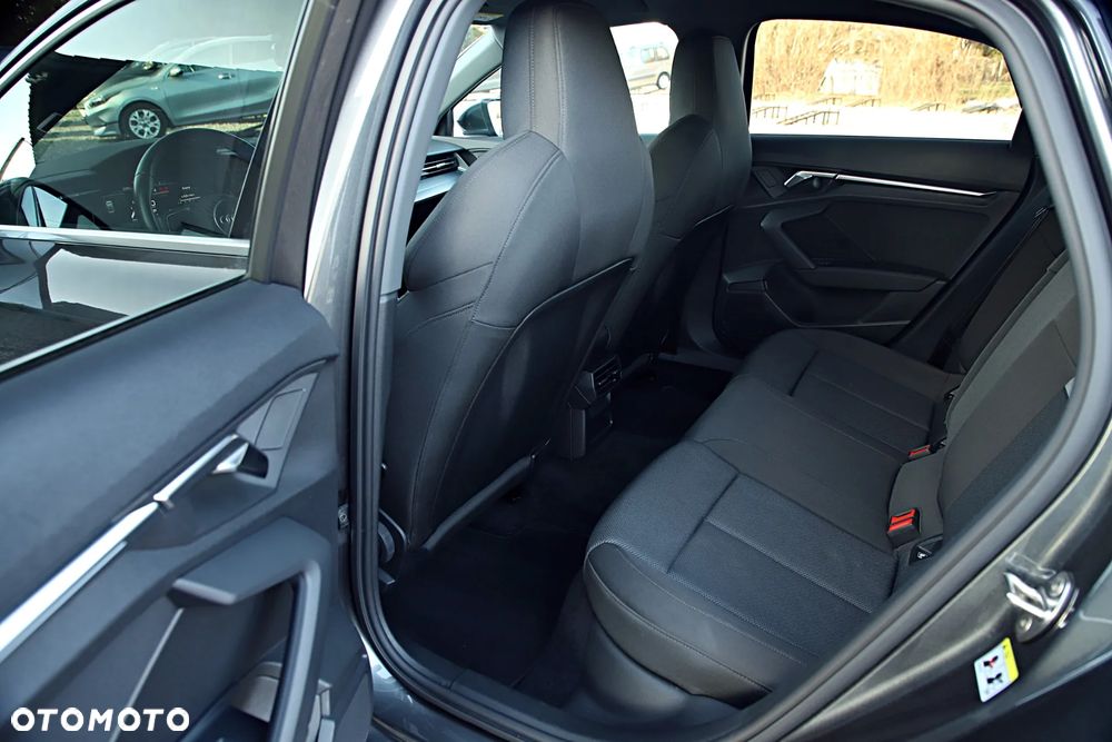 Audi A3 Limousine 35 TFSI Sport S tronic - 19