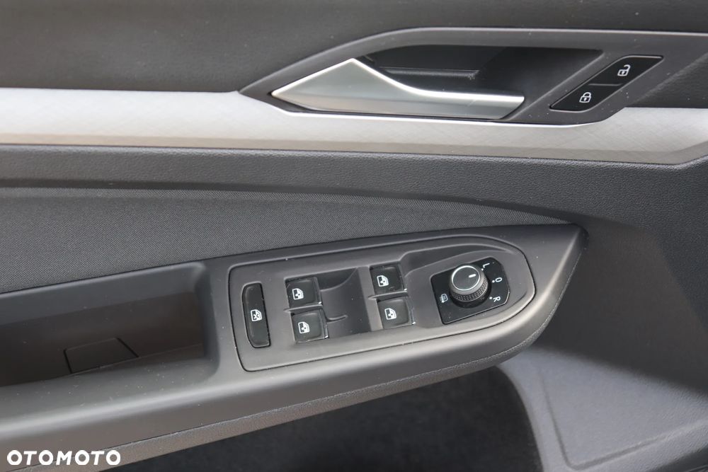 Volkswagen Golf VIII 2.0 TDI Life Plus - 27