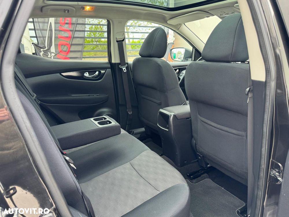Nissan Qashqai 1.6 DCI Xtronic TEKNA - 17