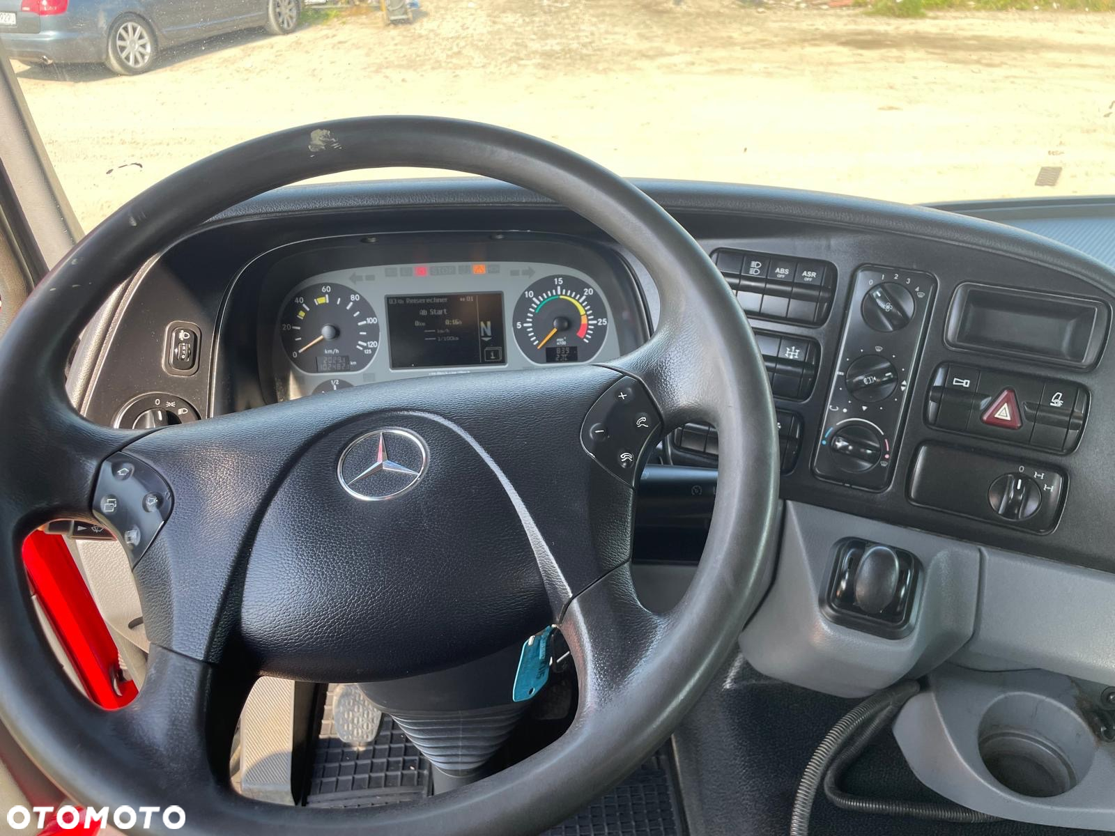 Mercedes-Benz Actros 3244 tylko 102000 KM - 11