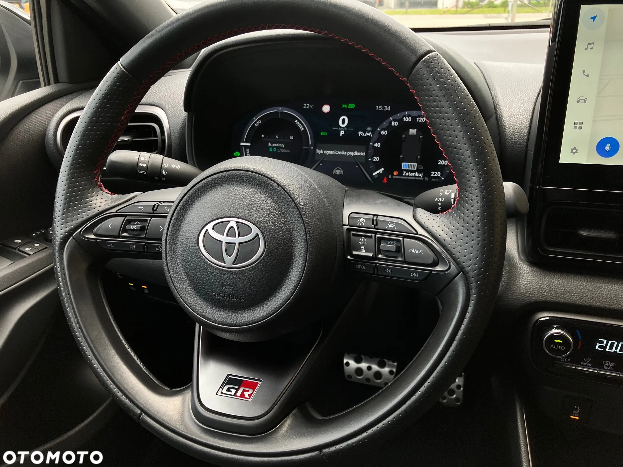 Toyota Yaris Hybrid 1.5 GR Sport - 22