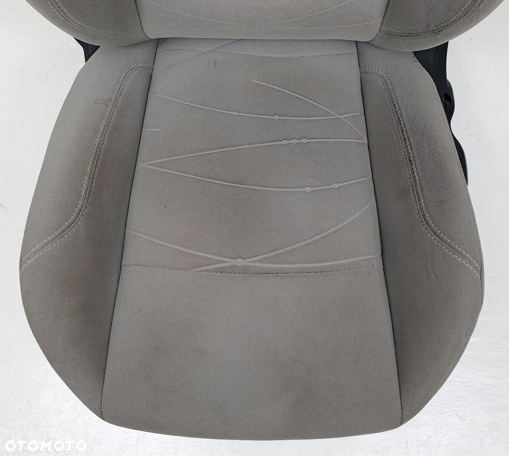 FOTEL LEWY PRZÓD PRZEDNI KIEROWCY GRZANY FORD FIESTA MK7 VII 3D EUROPA - 2