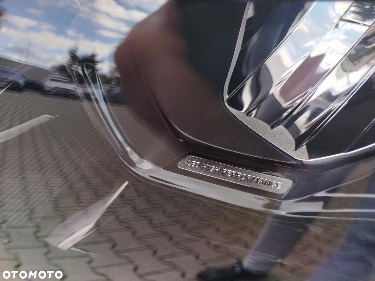 Mercedes-Benz EQB - 22