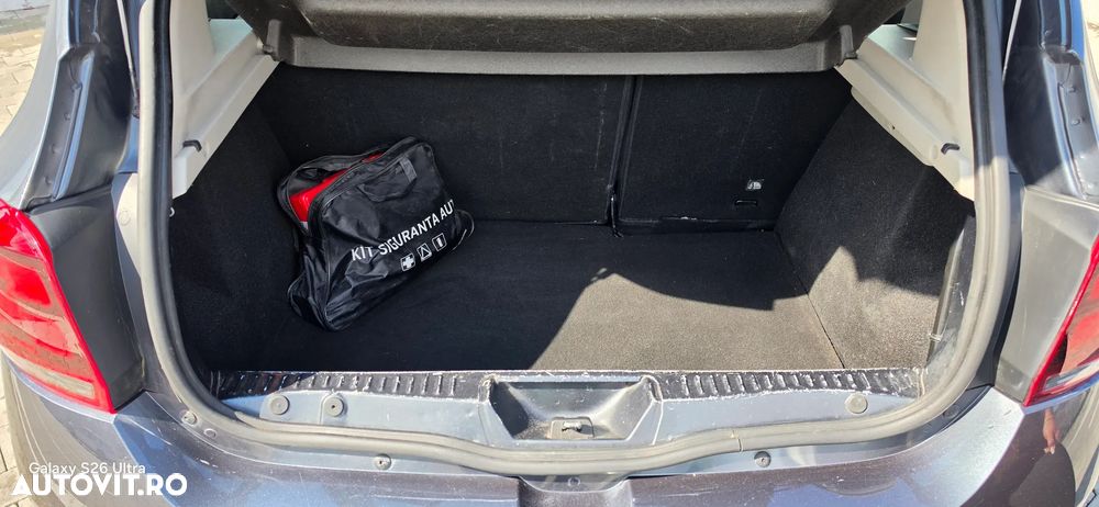 Dacia Sandero dCi 75 Laureate II - 15