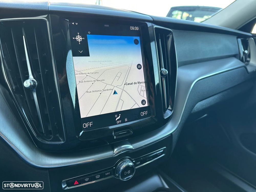 Volvo XC 60 2.0 T8 PHEV Momentum Plus AWD - 15