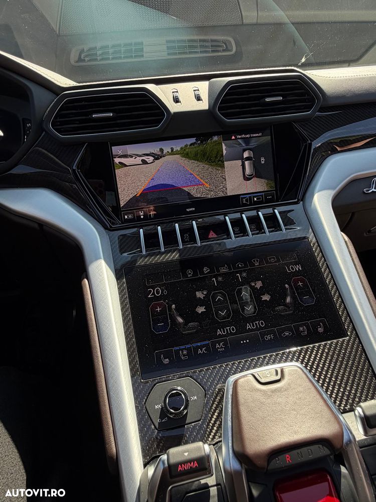 Lamborghini URUS Standard - 27