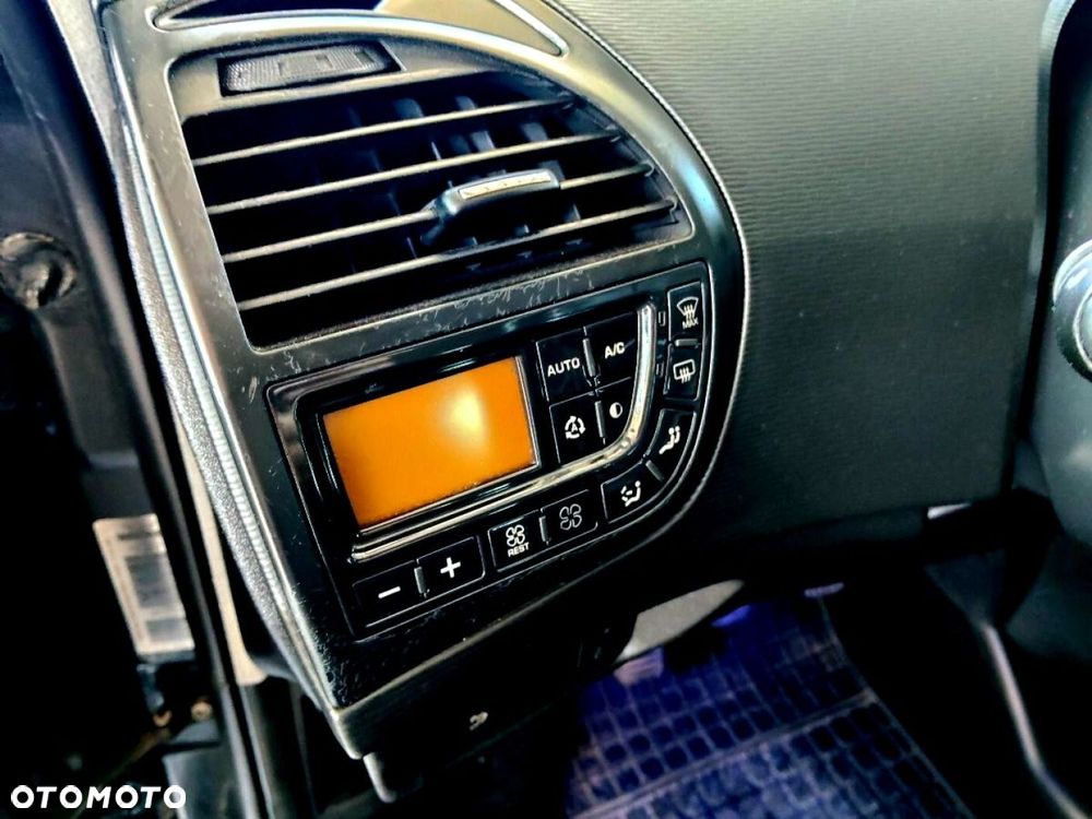 Citroën C4 Grand Picasso - 10