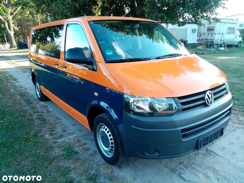 Volkswagen Multivan - 1