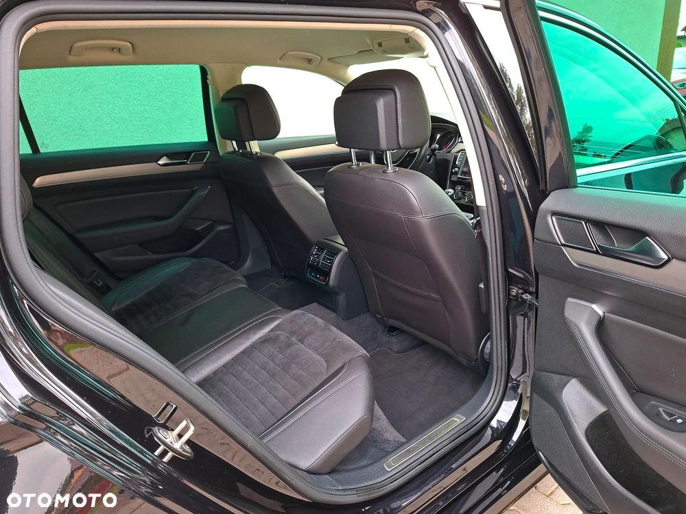 Volkswagen Passat 2.0 TDI (BlueMotion Technology) Highline - 23