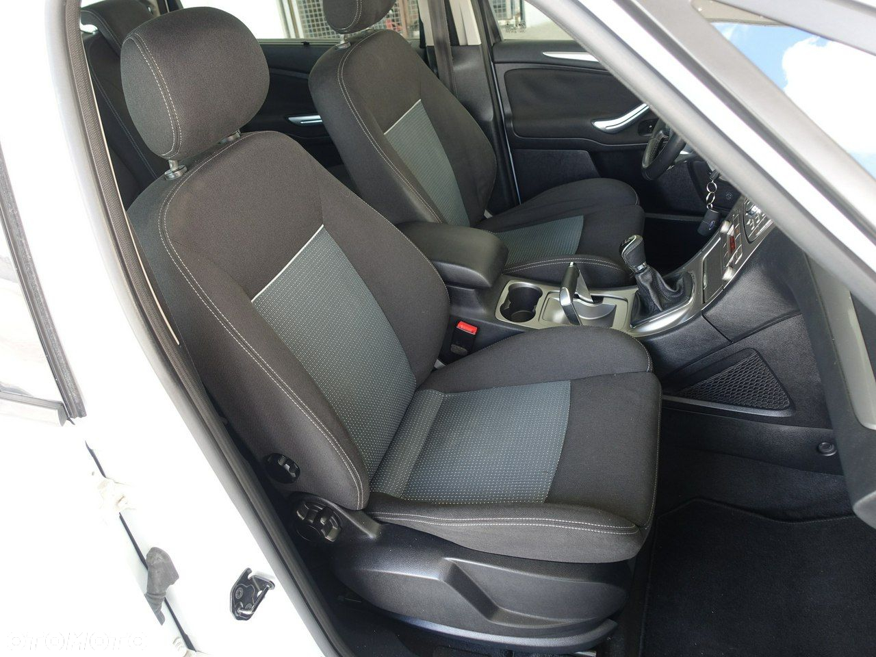 Ford S-Max - 21