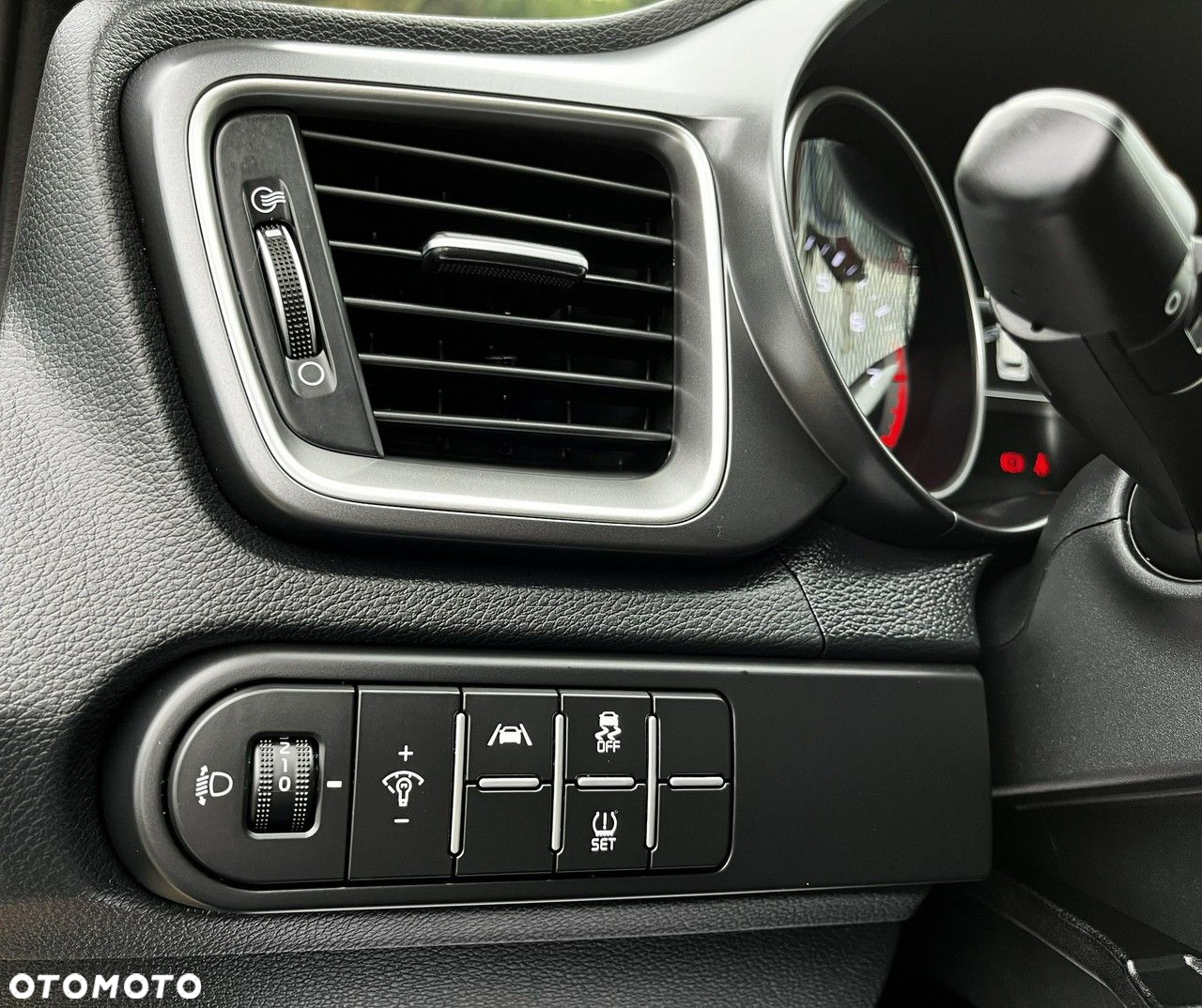 Kia Ceed 1.5 T-GDI Business Line Plus - 29