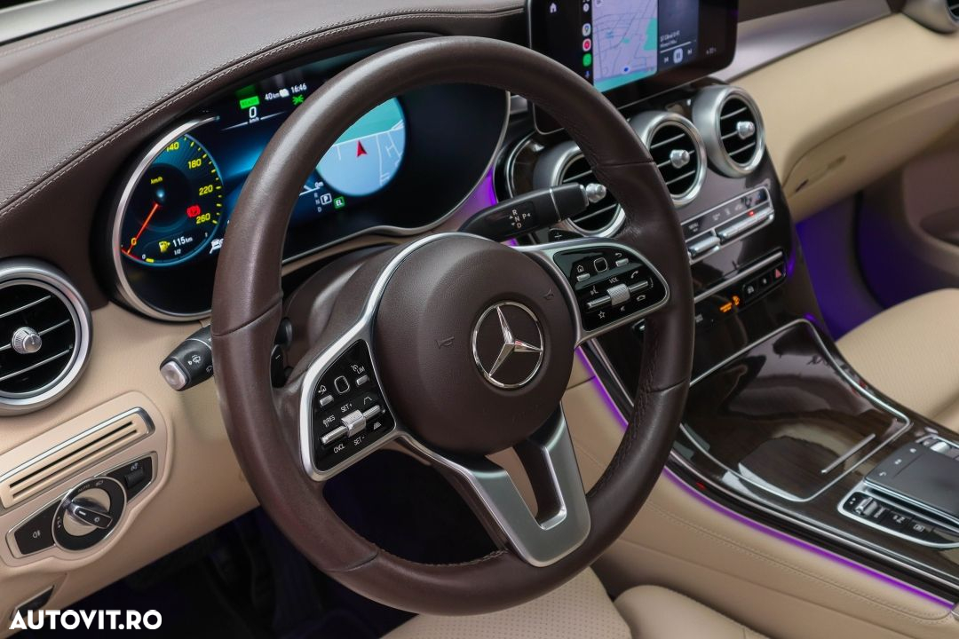 Mercedes-Benz GLC 300 de 4Matic 9G-TRONIC AMG Line Plus - 33