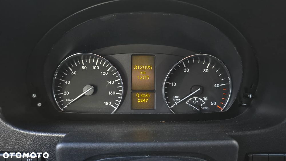 Mercedes-Benz SPRINTER - 23