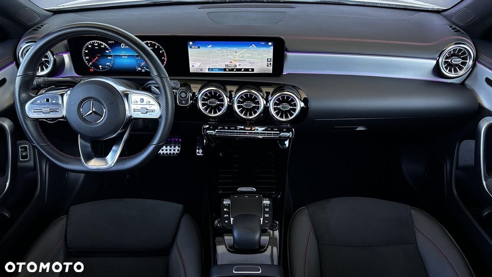 Mercedes-Benz CLA 180 AMG Line 7G-DCT - 17