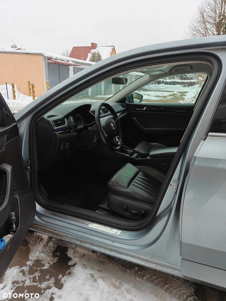 Skoda Superb 2.0 TDI L&K DSG - 8