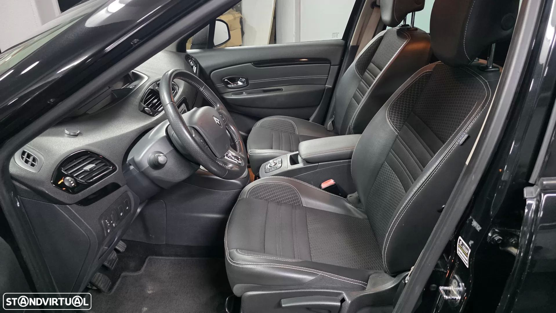 Renault Grand Scénic 1.6 dCi Bose Edition SS - 6