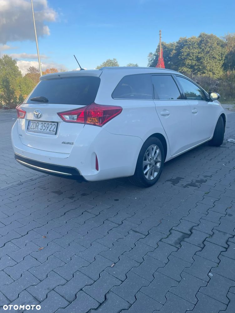 Toyota Auris 2.0 D-4D Touring Sports Comfort - 3
