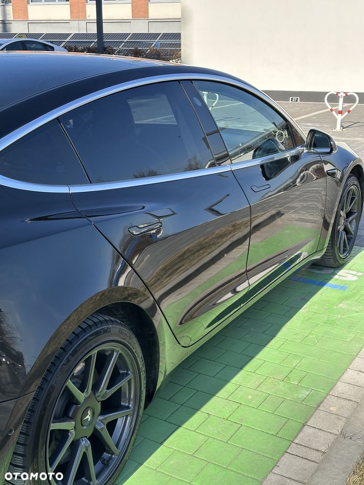 Tesla Model 3 - 10