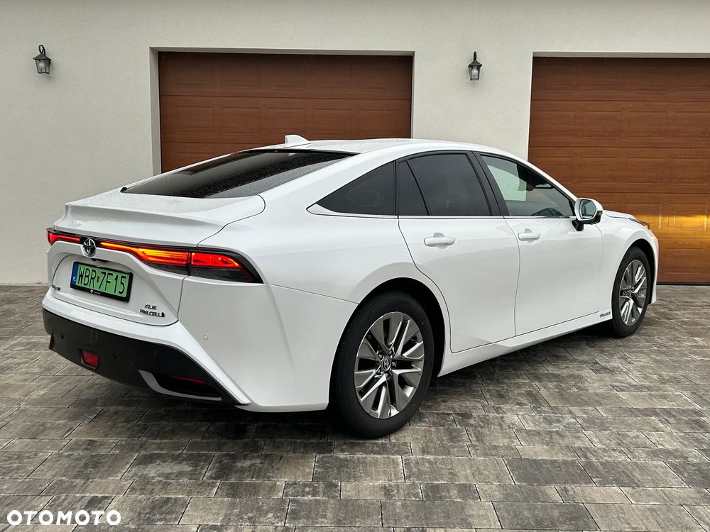 Toyota Mirai Luxury - 8